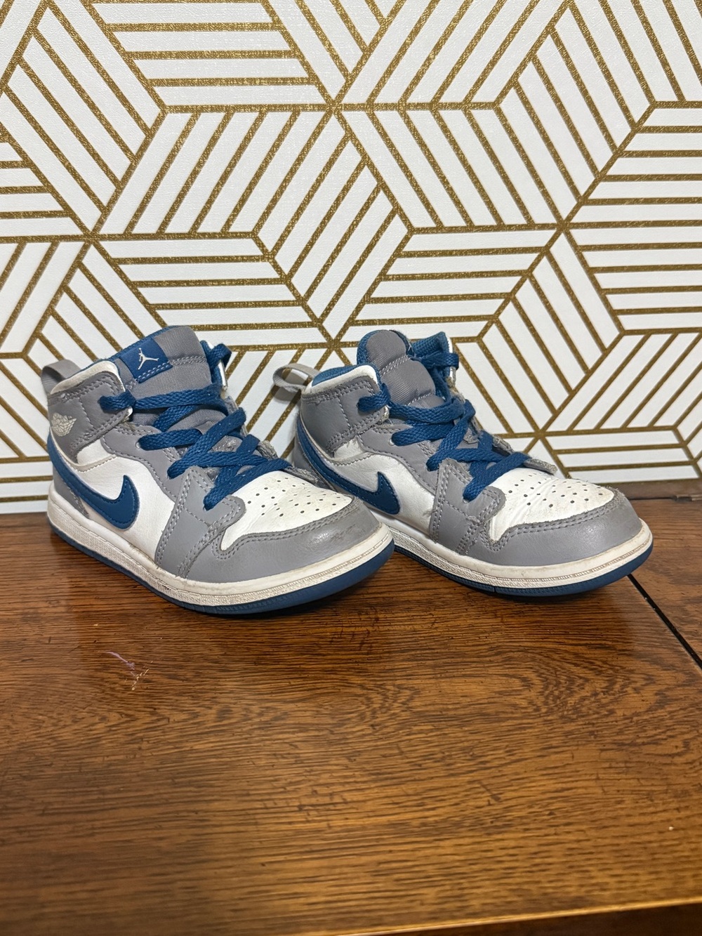 Nike Air Jordan 1 Mid ‘Cement True Blue’